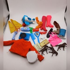 Vintage MCM 1970s/1960s Doll Clothes & Accesories (READ)